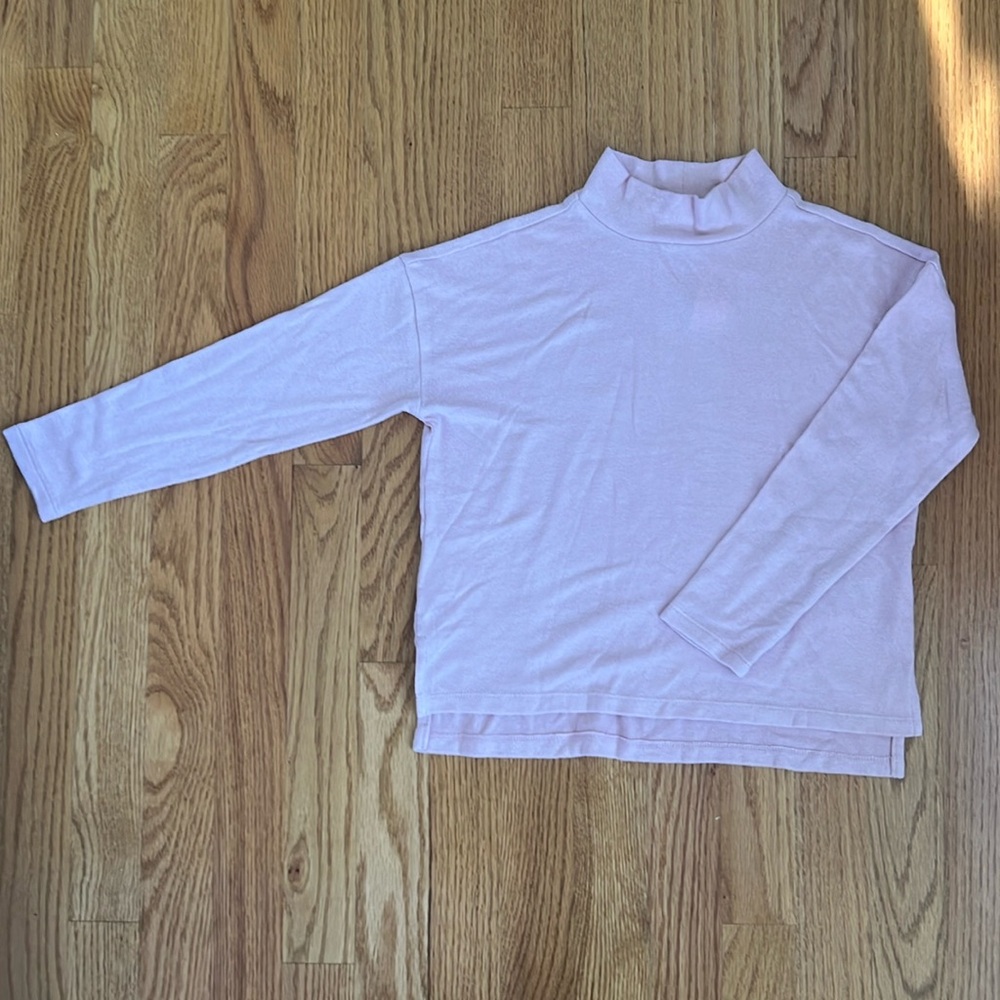 NWT Gap Softspun Turtleneck Pink Long Sleeve Top Small (6-7). Insanely soft
